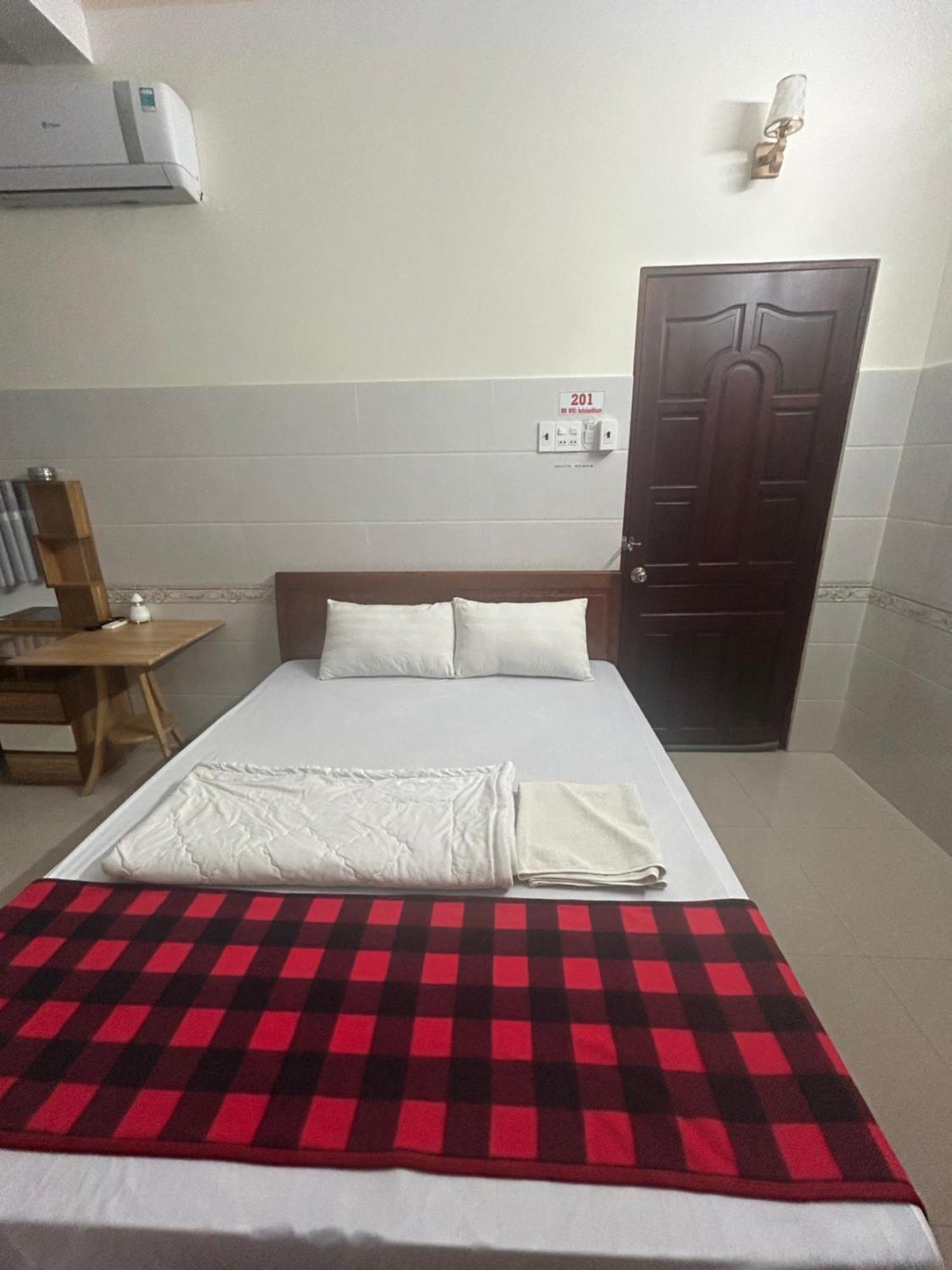 Hotel Anh Tuan Bac Lieu Екстер'єр фото
