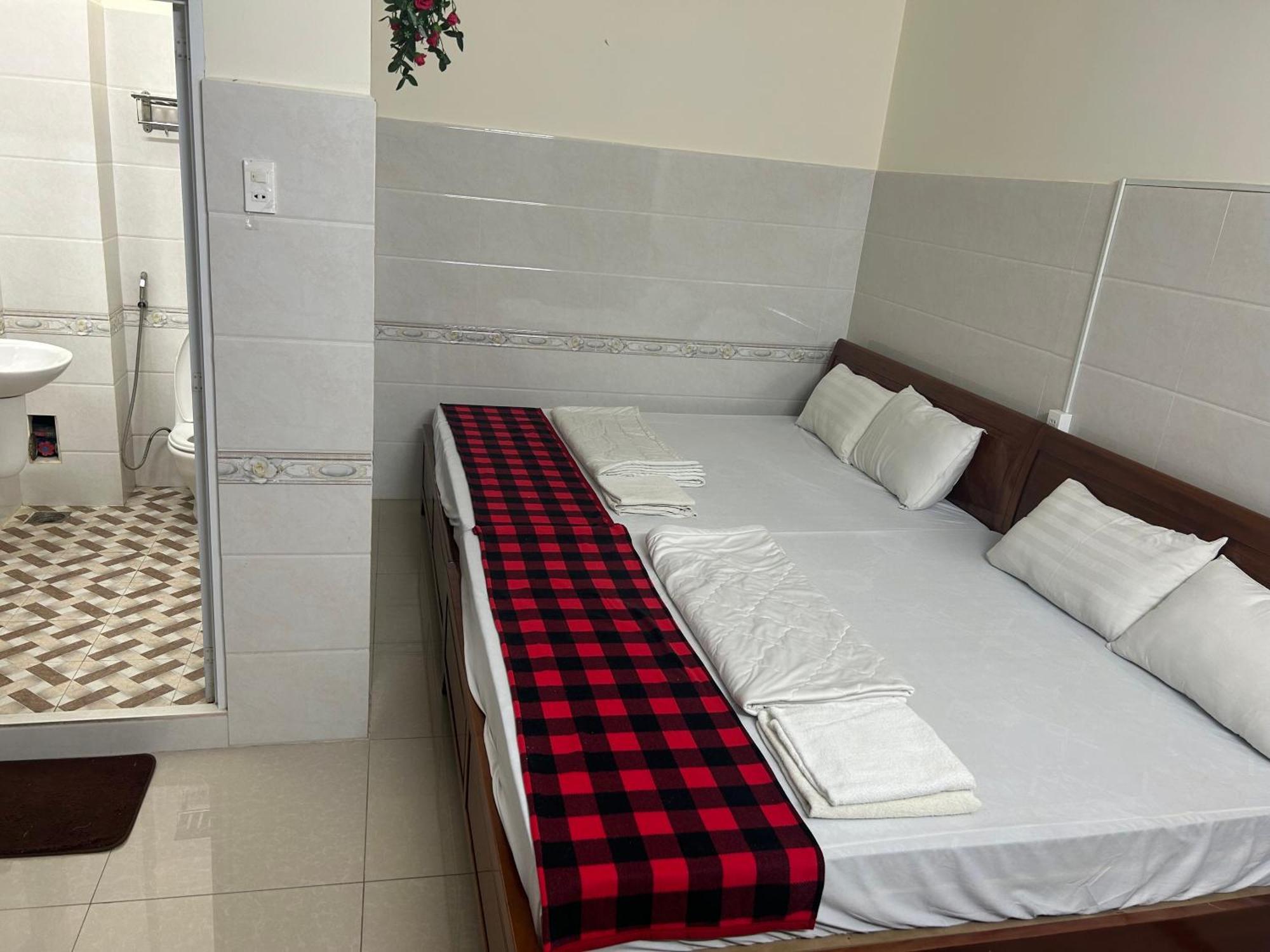 Hotel Anh Tuan Bac Lieu Екстер'єр фото